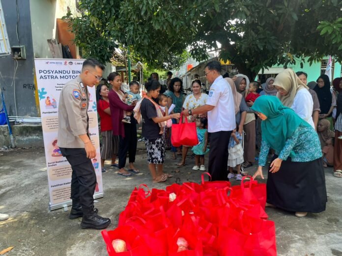 Dukung Pencegahan Stunting dan Gizi Buruk, Astra Group Mataram Distribusikan Makanan Tambahan di Posyandu Kelurahan Cakra selatan