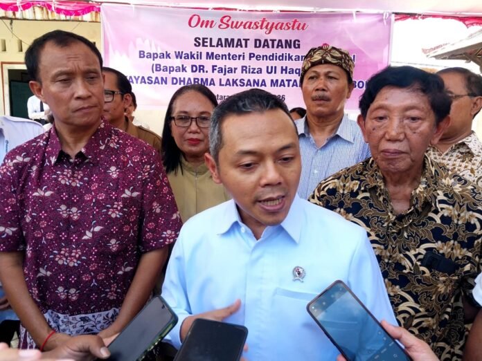 Wamendikdasmen Tinjau Kesiapan SD Dwijendra Mataram Laksanakan TKA