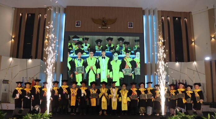 Unram Wisuda 1.803 Mahasiswa, Rektor Tekankan Lulusan Unram Berdampak bagi Masyarakat Unram Wisuda 1.803 Mahasiswa, Rektor Tekankan Lulusan Unram Berdampak bagi Masyarakat