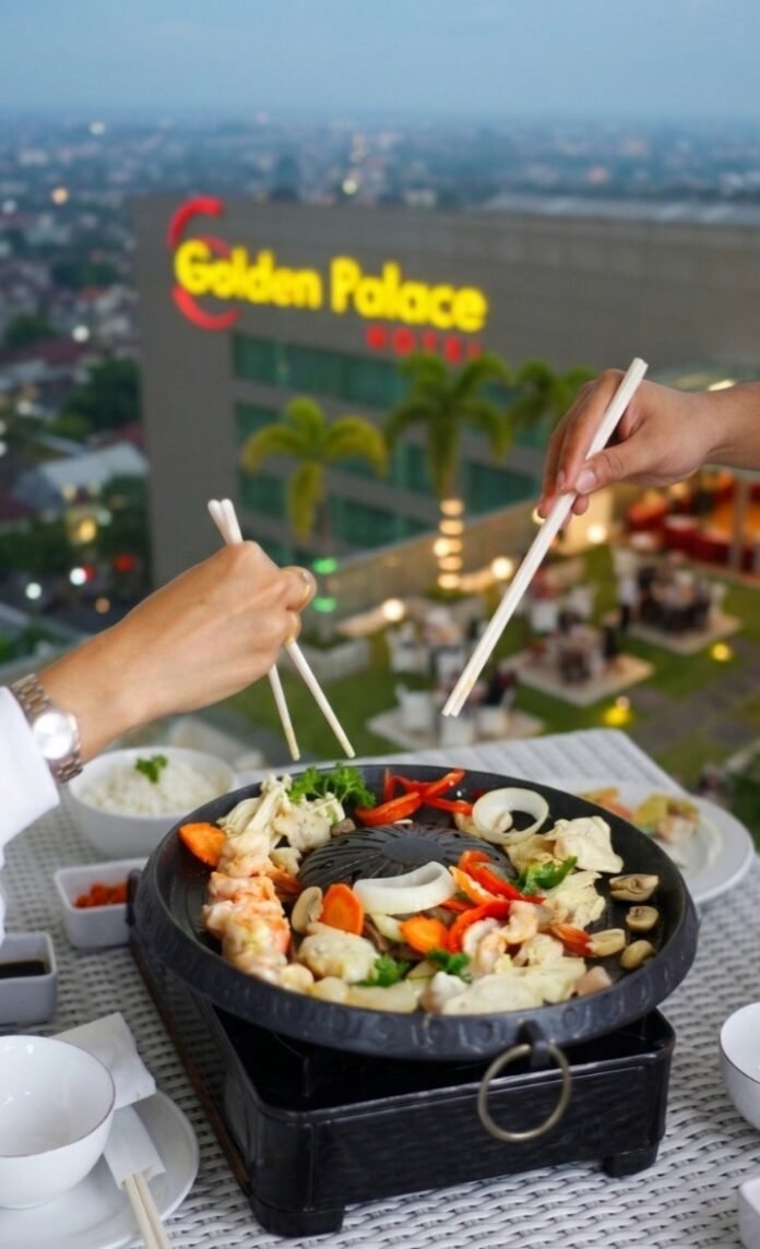 Sensasi Grill & Hotpot di Rooftop Garden Golden Palace Hotel Lombok
