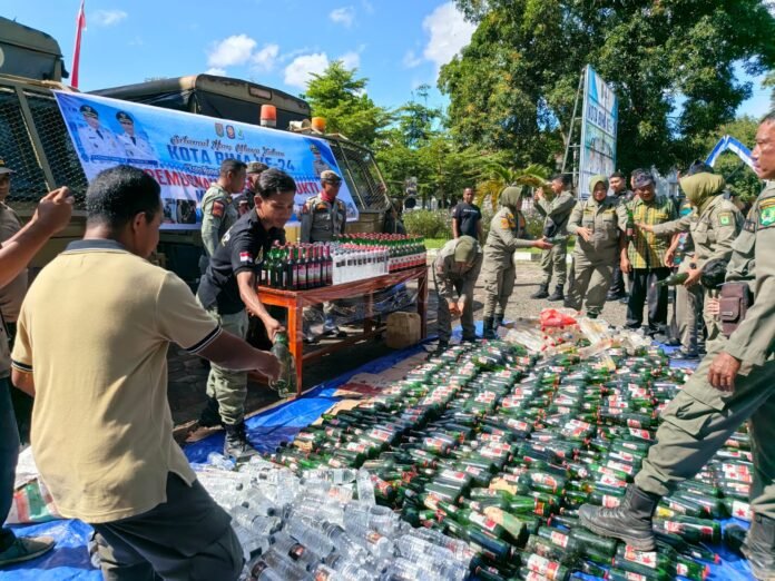 Satpol PP Musnahkan 1.247 Botol Miras