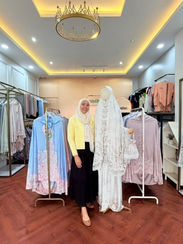 Pengusaha Perempuan Angkat Mukena Premium Berdesain Khas, Naeka Tembus Pasar Global Berkat LinkUMKM BRI