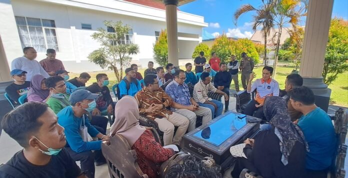 Digaji Rp200 Ribu, Nakes PPPK Paruh Waktu Loteng Tuntut Upah Minimal Rp1 Juta