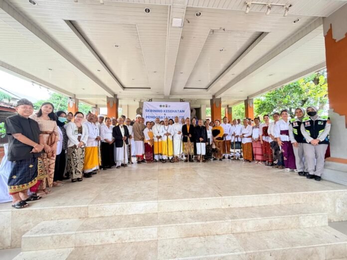 Peringati Hari Kartini, IAHN Gde Pudja Mataram Gelar Pengobatan Gratis