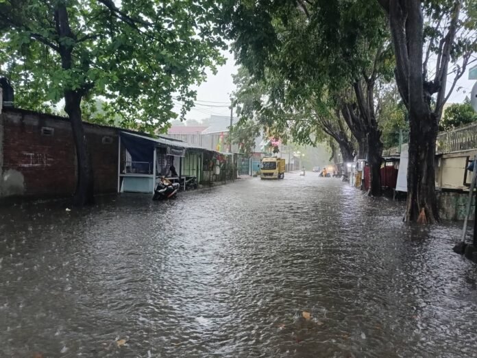 Kualitas Drainase di Kota Sumbawa Diduga Buruk