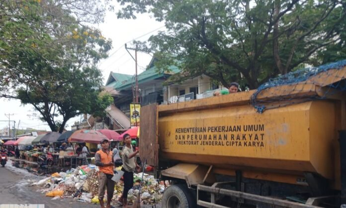 Kenaikan BBM Tekan Operasional Sampah, DLH Mataram Butuh Tambahan Anggaran Rp1,4 Miliar