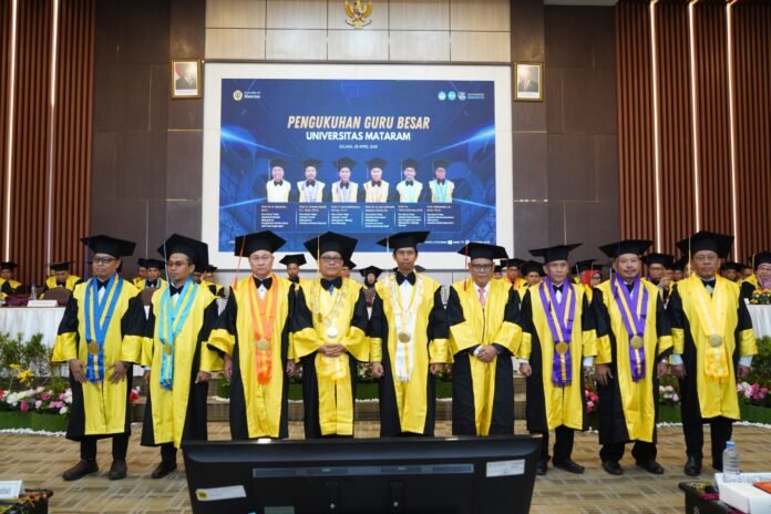 Rektor Unram Kukuhkan Enam Guru Besar, Perkuat Hilirisasi Riset untuk Masyarakat