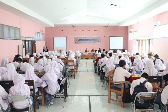 Balai Bahasa NTB Gelar Bimtek Kompetensi Membaca Kritis bagi Siswa SMA/SMK Sederajat di Lombok Timur