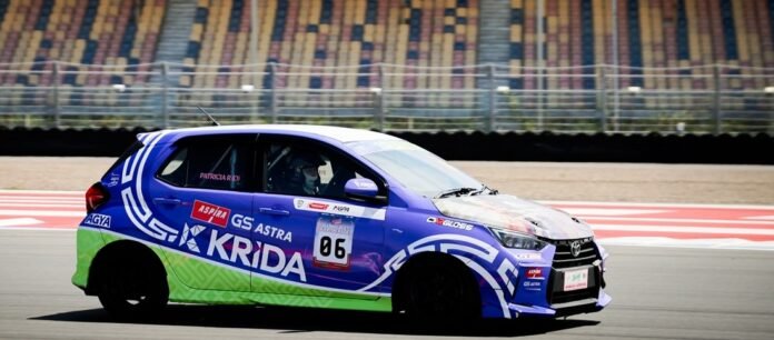 Dobrak Dominasi Laki-laki di Dunia Balap, Dua Ibu dan Anak Ini Siap Berlaga di Mandalika Kartini Race