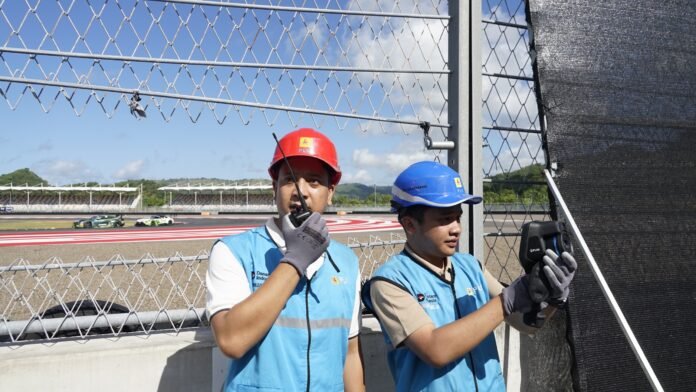 Mandalika, 2 Mei 2026 - PLN UIW NTB Pastikan Listrik Aman Hari Kedua GT World Challenge di Mandalika, Fitra Eri Apresiasi Keandalan Listrik PLN