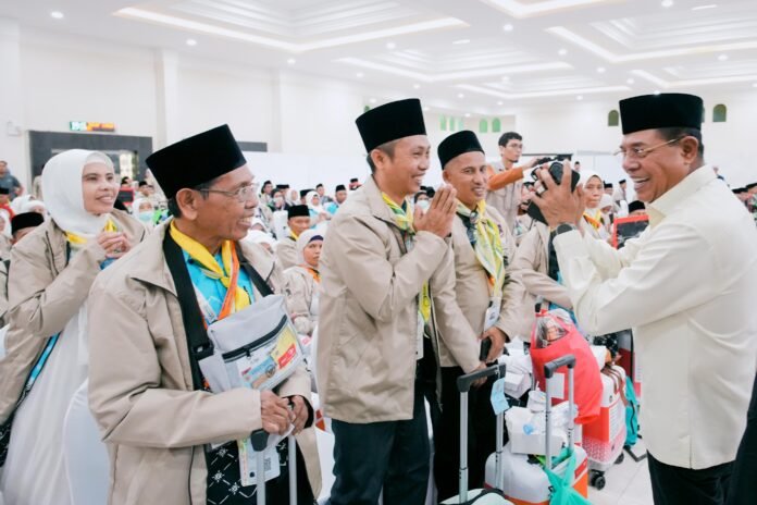 Lepas 393 JCH Kloter 9, Bupati Lotim: Jaga Kesehatan dan Keikhlasan di Tanah Suci