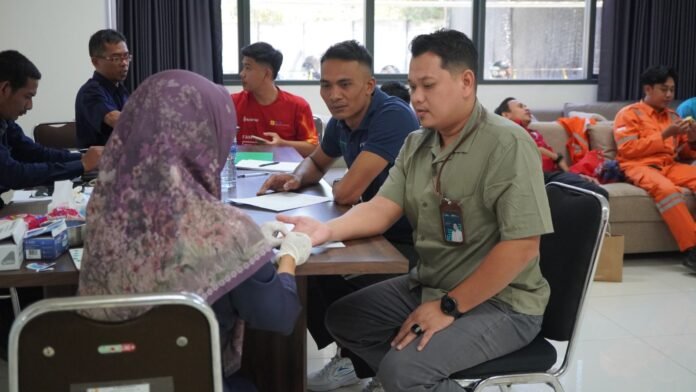 Peringati Hari Buruh, PLN Nusantara Power UP Sambelia Gelar Donor Darah