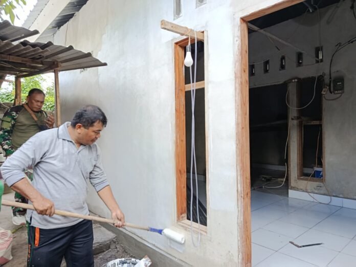 Satgas TMMD Masuki Tahap Akhir Pengecatan RTLH di Lotim