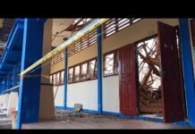Penyangga Atap Lapuk Jadi Penyebab Robohnya Ruang Kelas di SMAN 7 Mataram Penyangga Atap Lapuk Jadi Penyebab Robohnya Ruang Kelas di SMAN 7 Mataram