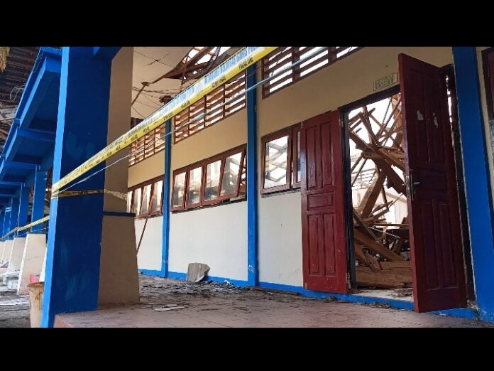 Penyangga Atap Lapuk Jadi Penyebab Robohnya Ruang Kelas di SMAN 7 Mataram