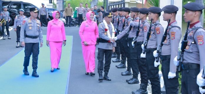 Wakapolda NTB Pimpin Penyambutan Irjen Kalingga di Mako Polda