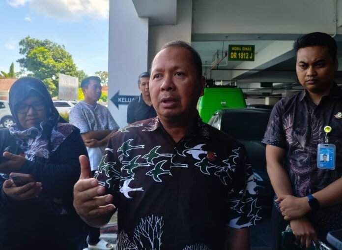 Kejati NTB Serahkan Hasil Inspeksi Kasus Tiga Oknum Jaksa Pemeras Camat Pajo
