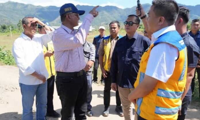 Tinjau Lahan Sekolah Rakyat di Bima, Menteri PU Dody Hanggodo Soroti Jalan dan Sungai