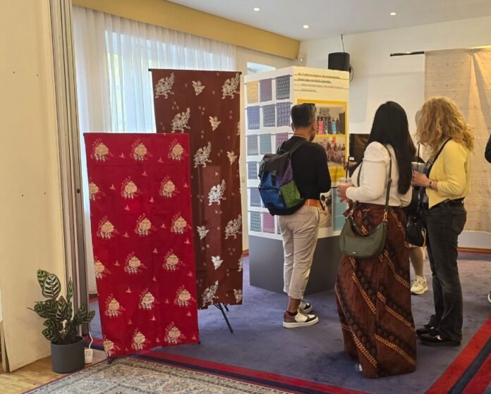 Dari Ruang Kelas ke Eropa, Batik Sasambo Siswa SMKN 5 Mataram Promosikan NTB di Jerman