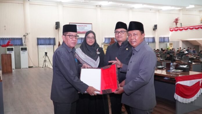 Bupati Amar Janji Benahi Perumda Barinas