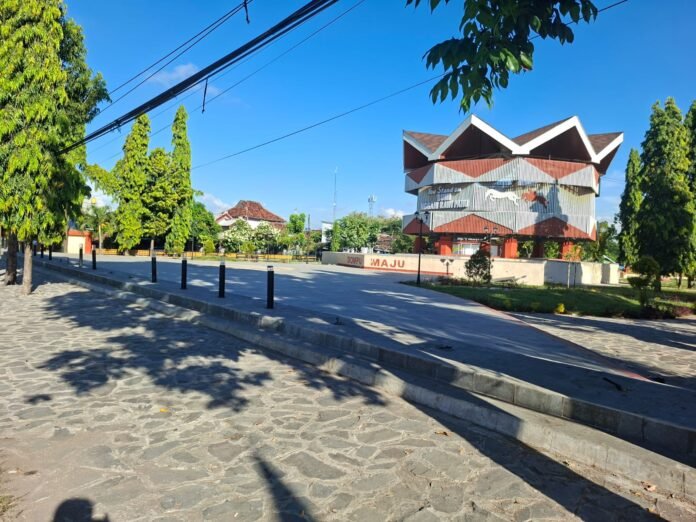 Habiskan Anggaran Miliaran, Lampu Hias di RTH Karijawa Banyak Dirusak