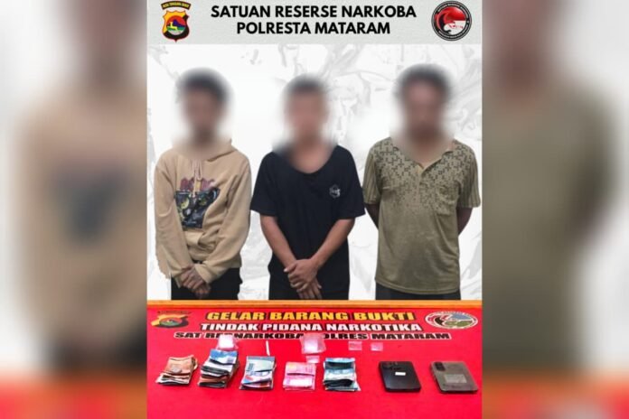 Polisi Amankan Tiga Pria saat Diduga Transaksi Sabu