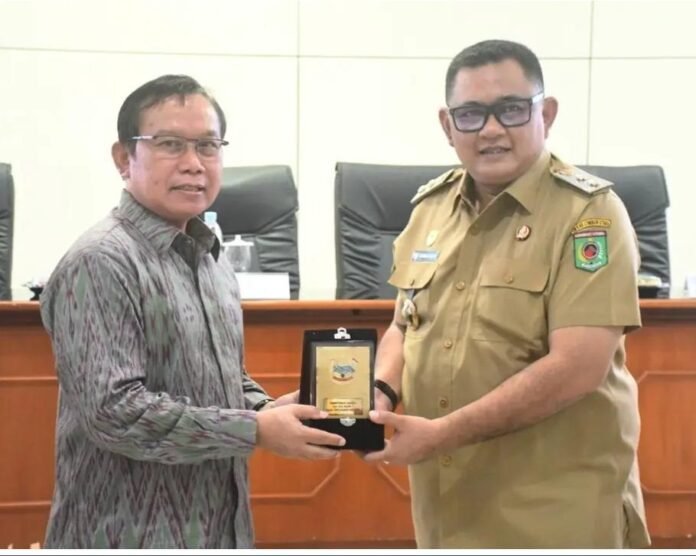 Pemda KLU Komitmen Dukung Tanah Adat