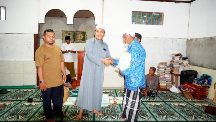 Milad Ke-46, Ummat Salurkan 70 Paket Sembako untuk Warga Muhammadiyah di Sembalun