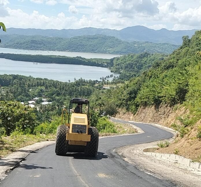 Warga Lendang Re-Menjot Sekotong Akhirnya Bisa Nikmati Jalan Mulus