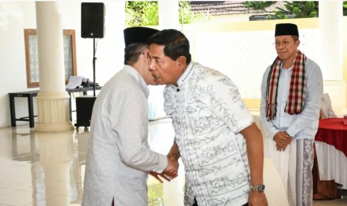 Halalbihalal Iduladha, Kehangatan Iron-Edwin Jadi Simbol Kekompakan di Lombok Timur