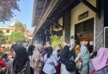 Sekolah Dianggap ‘Favorit’ Masih Jadi Incaran Masyarakat Sekolah Dianggap ‘Favorit’ Masih Jadi Incaran Masyarakat