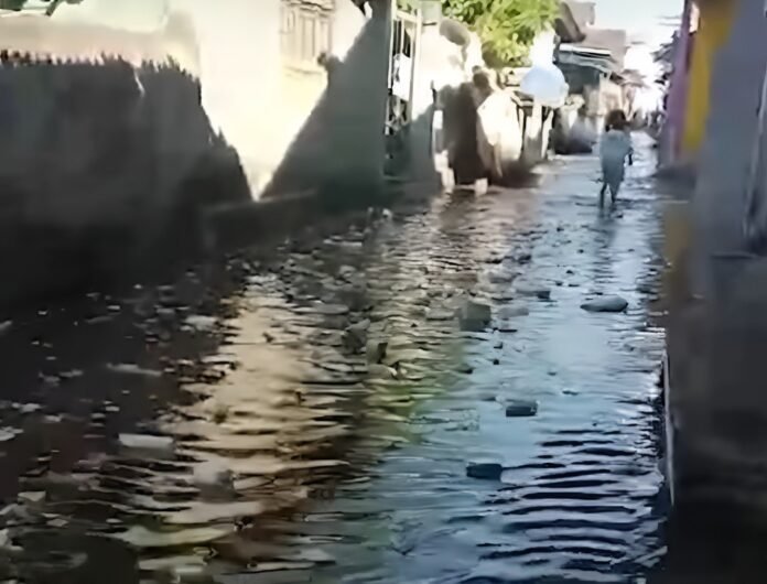Gelombang Tinggi Picu Rob di Kampung Bugis, BPBD Siagakan Petugas Pantau Pesisir
