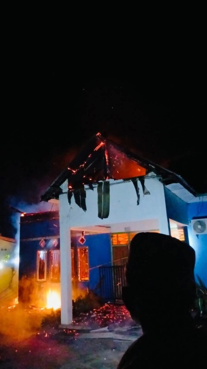 Kantor Desa Sampungu Terbakar
