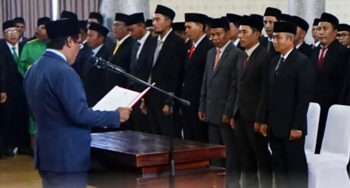 Lantik 40 Pejabat, Bupati Amar Ingatkan Pengelolaan Anggaran