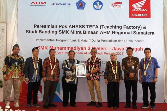 Resmikan Pos AHASS TEFA, AHM Jembatani Siswa Masuki Dunia Industri