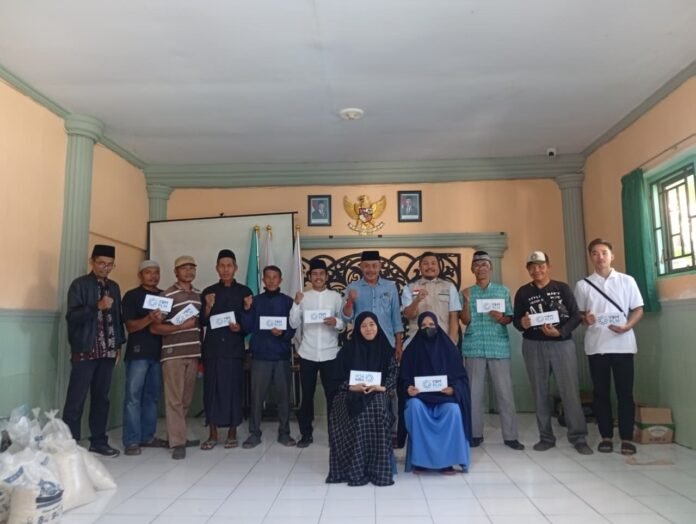 YBM PLN UIW NTB Salurkan Bantuan untuk Guru Ngaji dan Penyandang Disabilitas di Lombok Tengah dan Lombok Timur