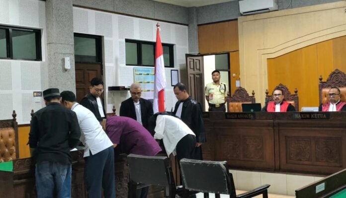 Sekdes dan Bendahara Seminar Salit KSB Divonis 2 Tahun dan 2,5 Tahun Penjara