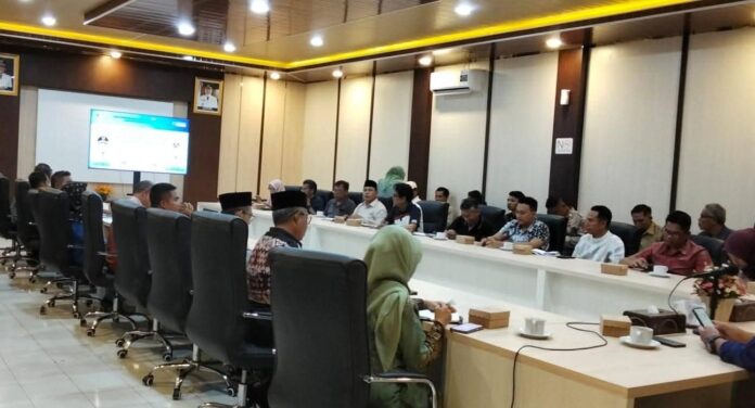 Dukcapil Diminta Respons Cepat, 1.167 Calon Pemilih Pilkades Serentak di Gunungsari Belum Ber-KTP