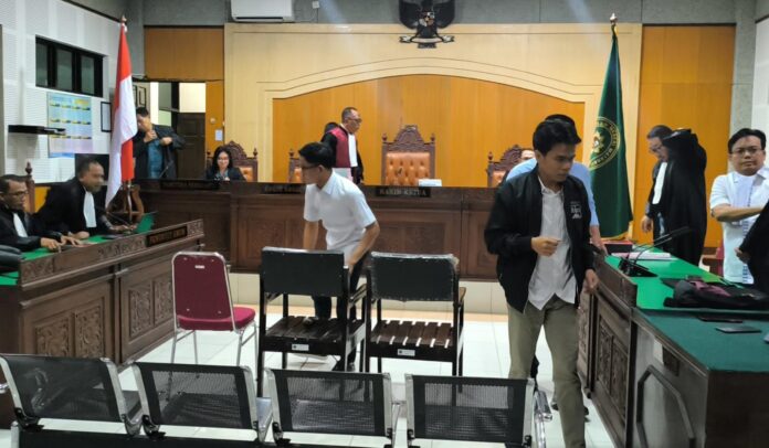 Sidang Lanjutan Dugaan Gratifikasi, Tiga Terdakwa Kompak Bantah Pernah Bagi-bagi Uang