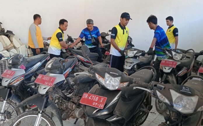 Pemkab Loteng Lelang Puluhan Randis Tua
