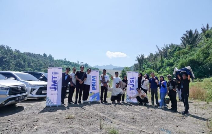 Dari Pakaian, Buku, hingga 29.000 Pohon: PNM Perluas Makna Pemberdayaan di Masyarakat Akar Rumput