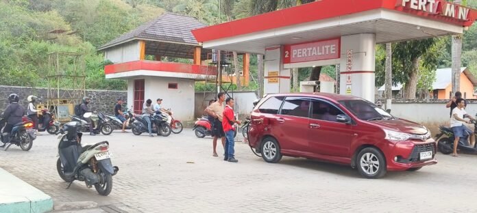 Harga Pertamax Naik, Warga Beralih BBM Subsidi