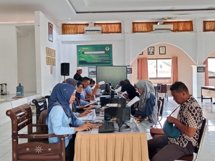 Hari Kedua, Pendaftaran Jalur Prestasi SMAN 1 Mataram Masih Ramai