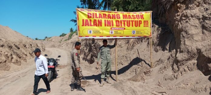 Warga Suryawangi Geram, Tambang Ilegal di Kelurahan Geres Lombok Timur Minta DitutupRatusan warga Kelurahan Suryawangi dan sekitarnya menggelar aksi protes di lokasi tambang galian C milik pengusaha berinisial A asal Tanjung, di wilayah Geres, Kecamatan Labuhan Haji, Lombok Timur (Lotim), Rabu (17/6/2026).