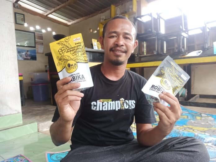 Kopi Sajang Sembalun Mendunia, Hajrul Azmi Mengangkat Martabat Petani Kopi dari Kaki Rinjani