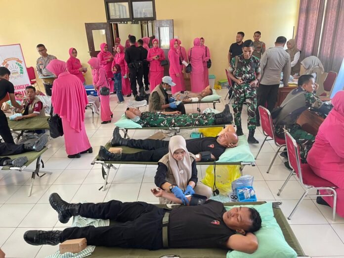 Sambut Hari Bhayangkara ke-80, Sat Brimob Polda NTB Gelar Donor Darah di Kota Bima