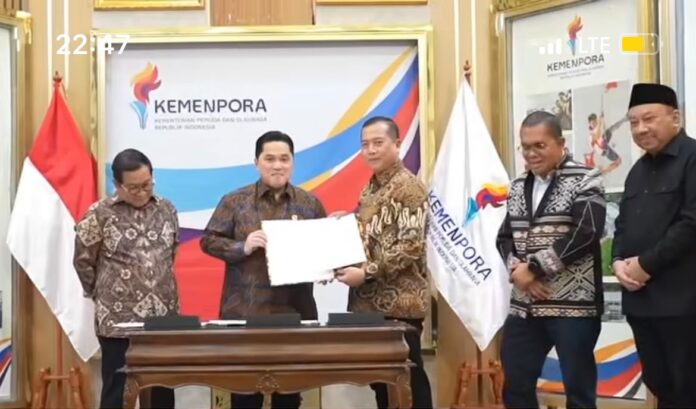 Gubernur NTB Resmi Terima SK Tuan Rumah PON XXII 2028