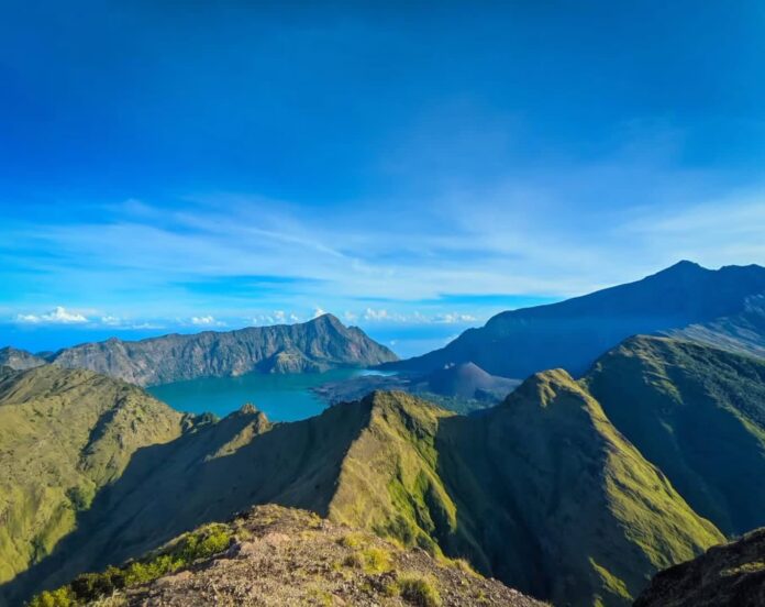 Pawang Rinjani: Bukan Sekadar Gelar, Melainkan Warisan Sakral yang Tak Bisa Diklaim Sepihak