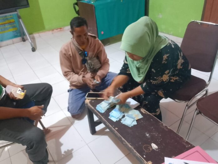 Oknum Guru SDN 5 Babussalam Kembalikan Uang Tabungan Murid