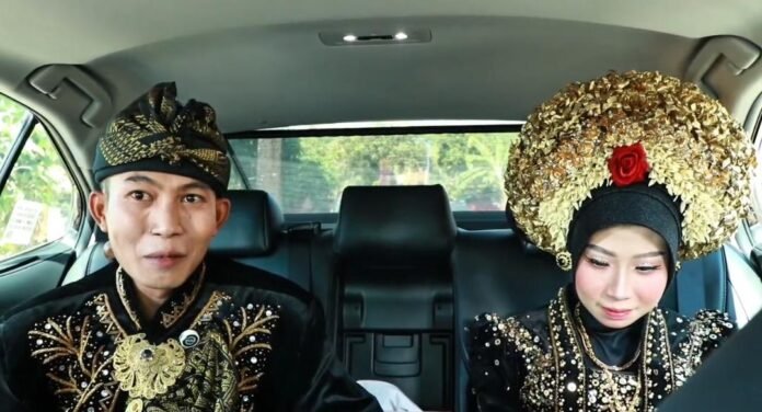 Momen Haru Pengantin Nyongkolan Pakai Mobil Dinas Bupati Lombok Barat